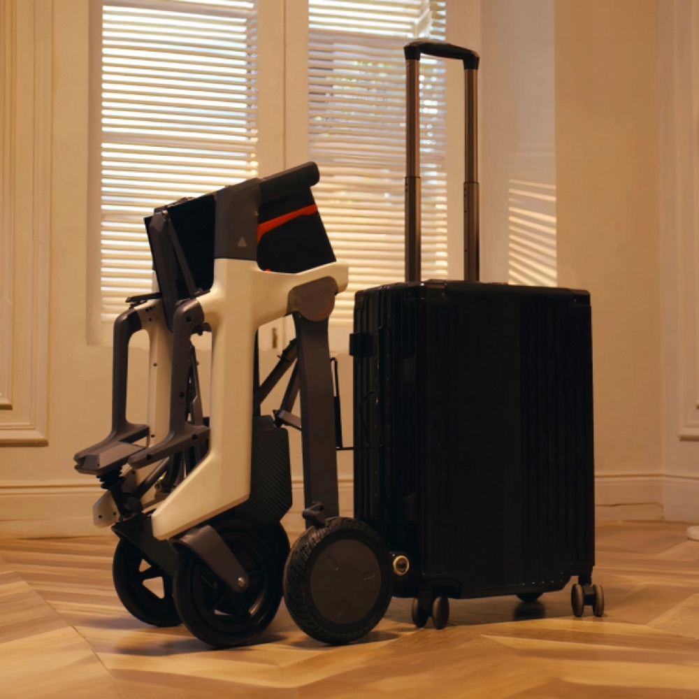 Roamate compact folded structure